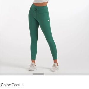 Vuori Daily Legging - Cactus